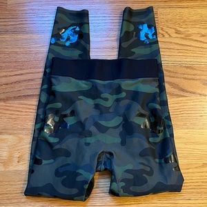 UltraCor camo print leggings size XS
